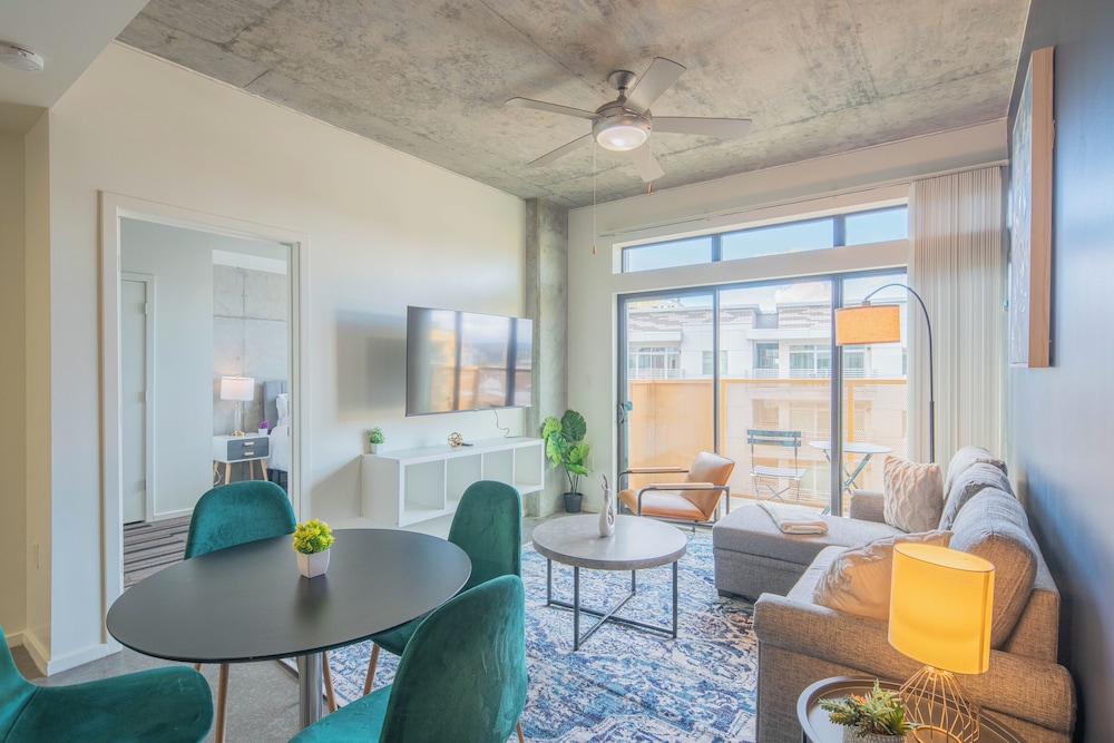 ROVE LIVING/KL - Roosevelt Point