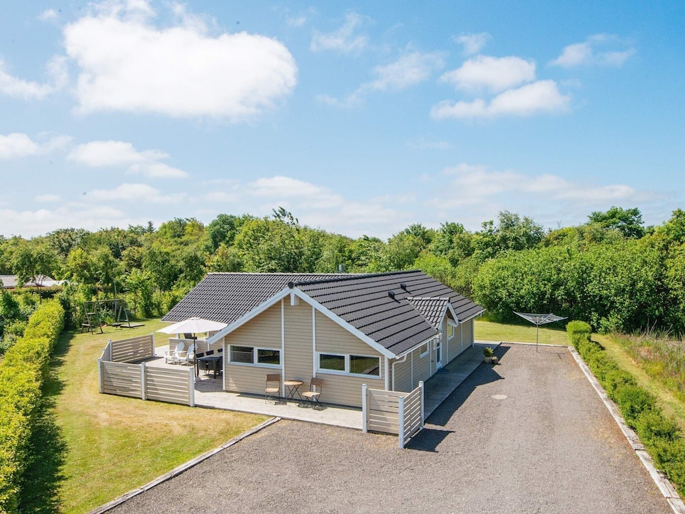 8 Person Holiday Home in Hemmet