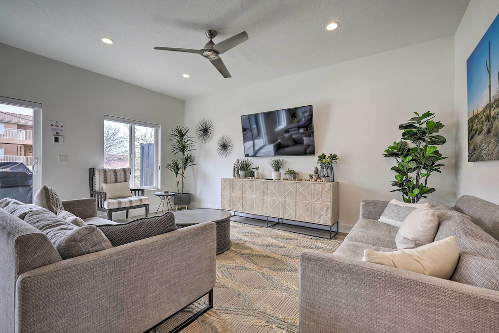 Stylish St George Retreat: 5 Mi to Downtown! view 4