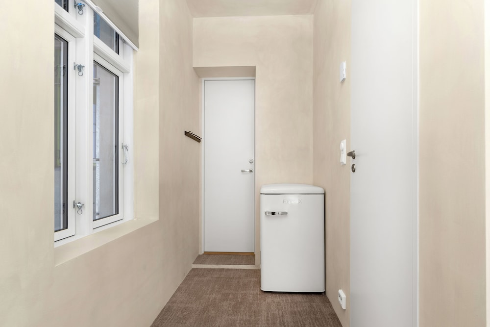 Central Guest House - Private Bathroom