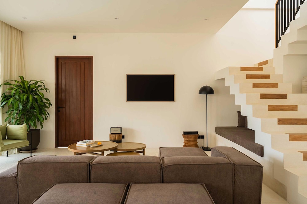 Rumah Tiha - Launch Promo Luxury 6BR Villa in Pererenan Canggu