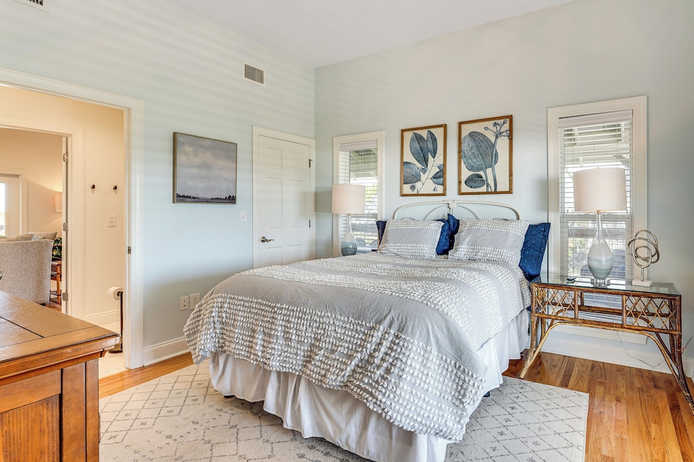 Walk to Ocean: Beach House w/ Pool in Port St Joe!