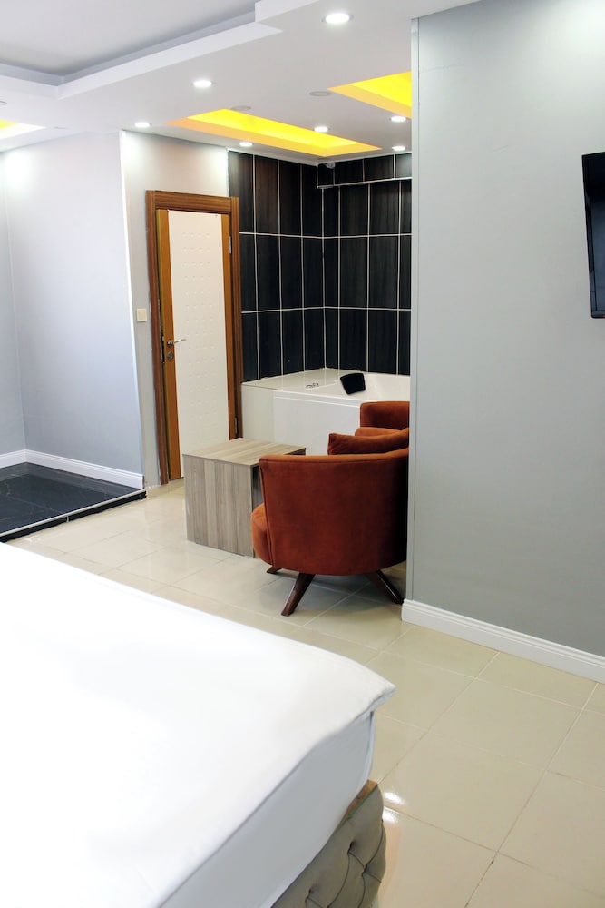 Big Life Otel - Image 73