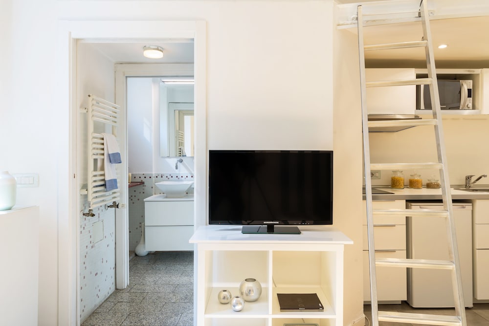 Home at Hotel Copernico Apt
