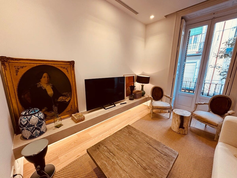 The Pelayo Majestic Luxury 3 Bedroom in Chueca