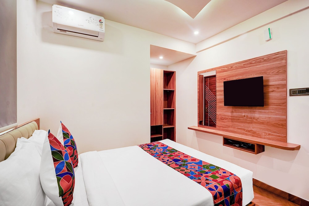 Fabhotel Sk Oak Suites