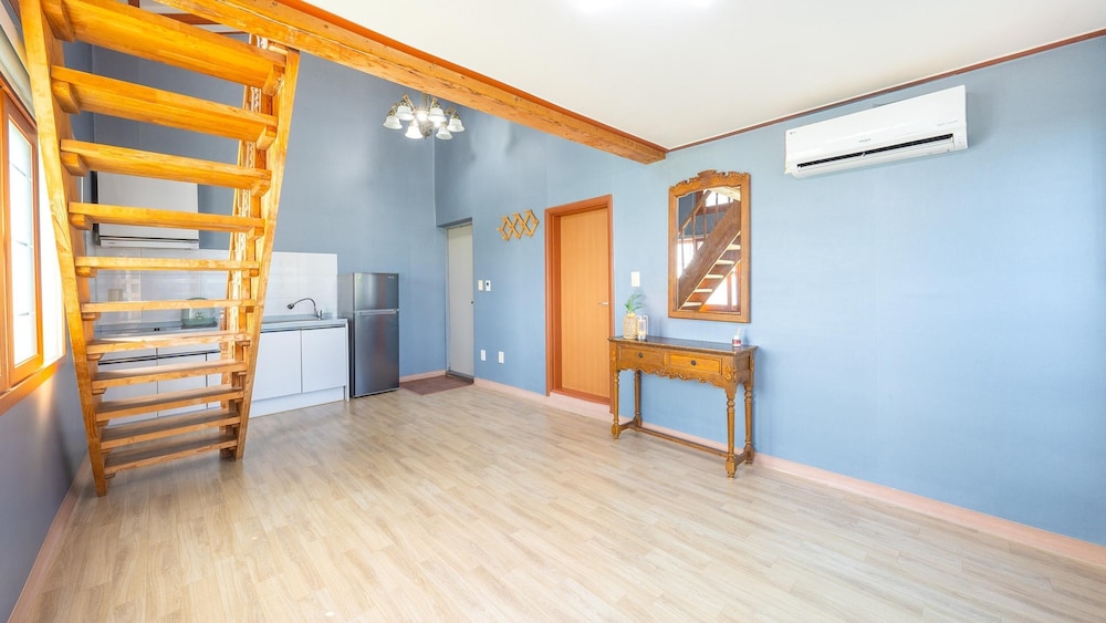 Ganghwado Byeolbatjigi Pension
