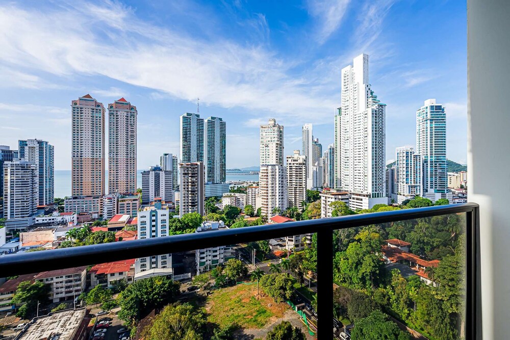 w Elegant 1BR w Bay View in Calle 50