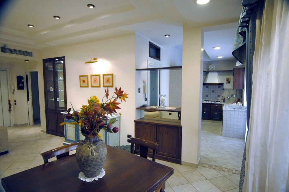 Roma Chic House - Luxury House 4 People - With 2 Bedrooms 2 Bathrooms