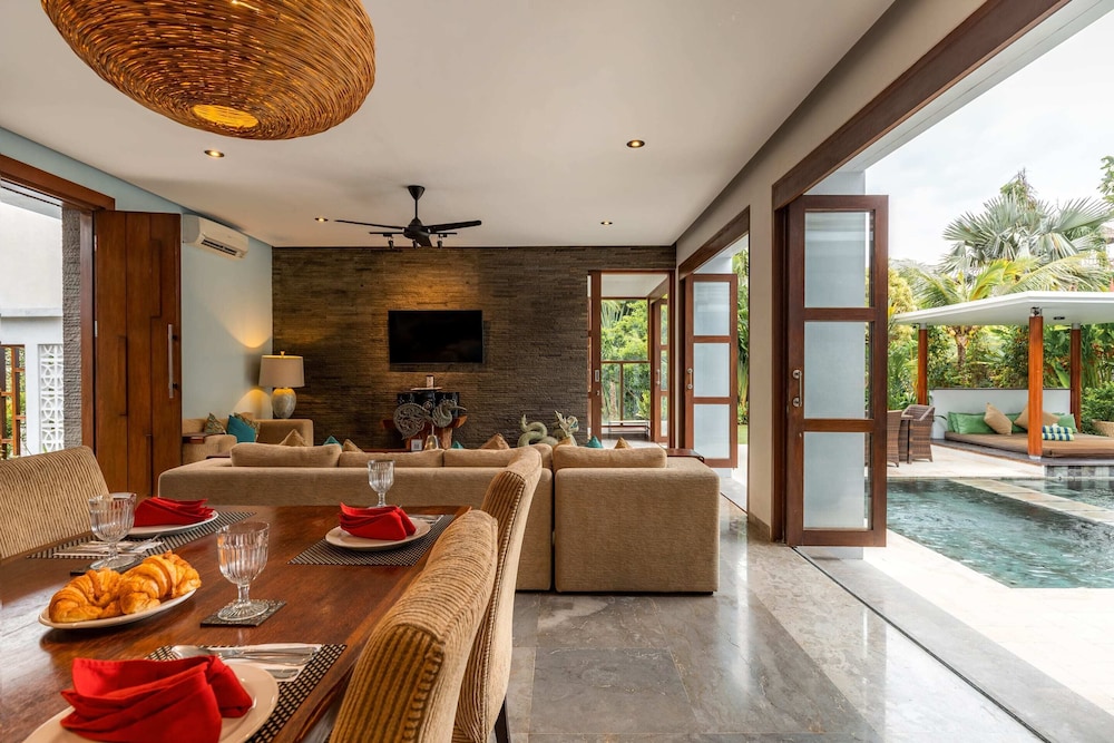 Villa Mary's Beach