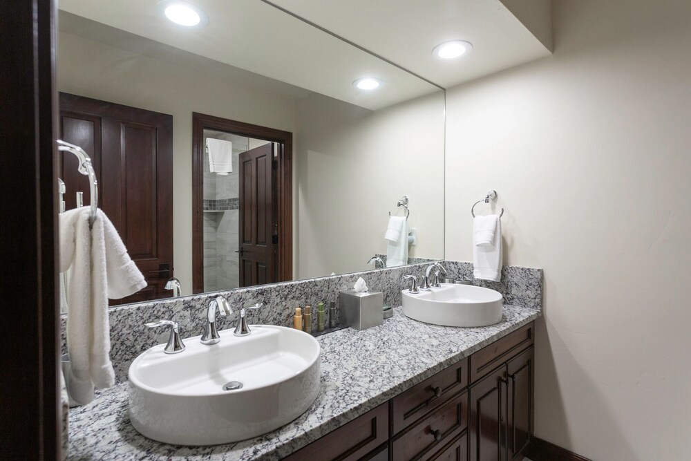 Trail's End Lodge at Deer Valley Resort - Four Bedroom Residence with Spa #505 4 Condo