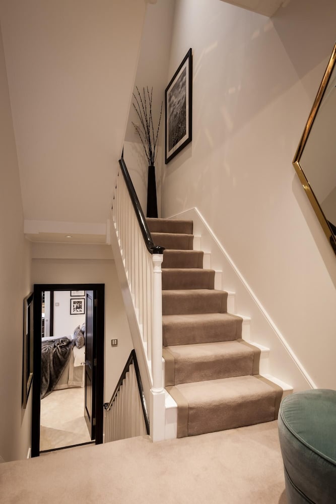 53 Lower Belgrave Street