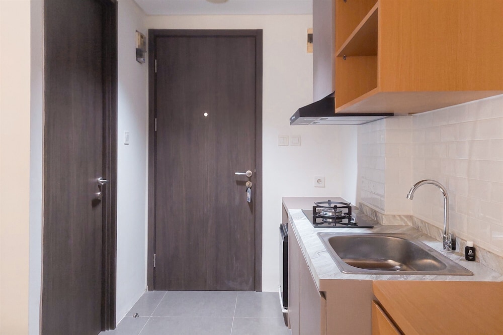 Cozy Studio Apartment at Bintaro Icon