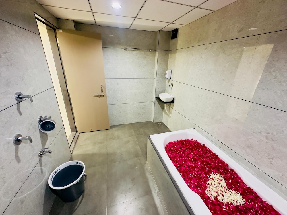 Hotel Soya - Best Hotel AC Rooms Surat