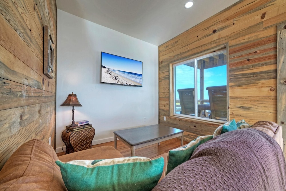 Marlin Madness by Avantstay Waterfront Getaway w Community Pool Boat Dock