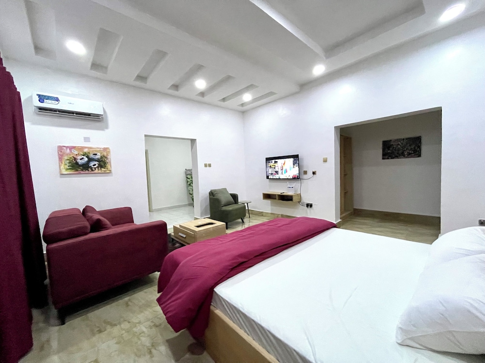 FURNISHED APARTMENTS