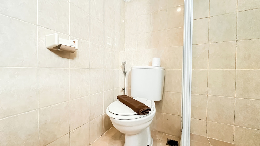 Good Deal 2Br Apartment At The Wave Kuningan