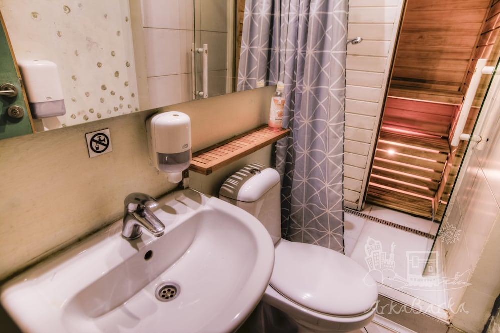 ArkaBarka Floating Hostel and Apartments