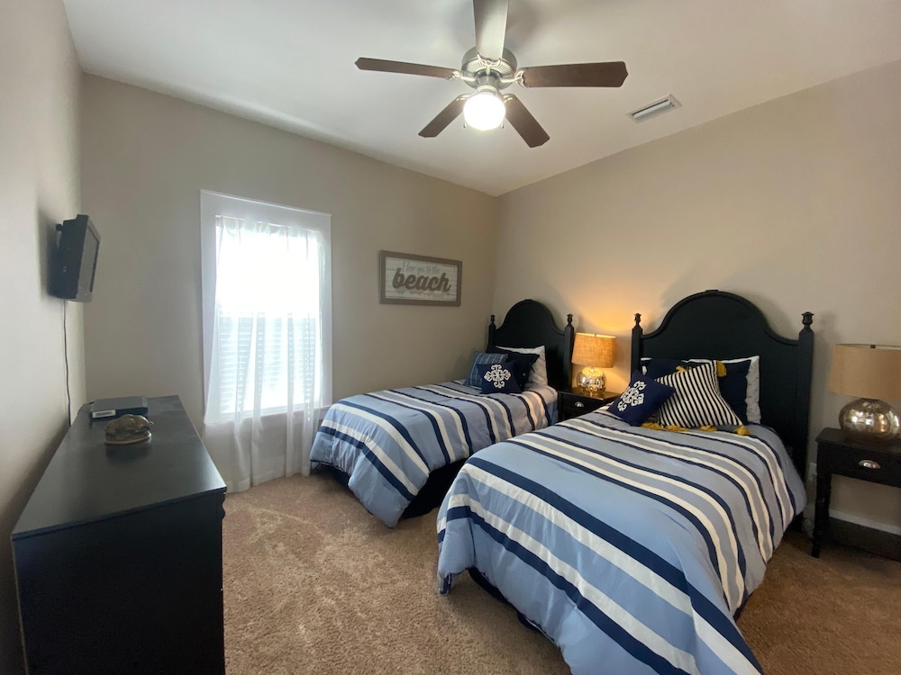 Barefoot Cottage B37 - The B's Knees