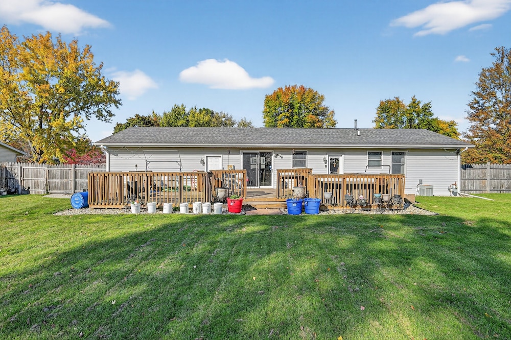 Cozy Retreat With Hot Tub In Peaceful Goshen 4 Bedroom Home