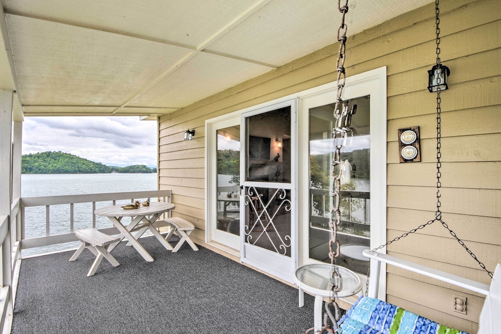 Fire Pit & Boat Dock: Lake Chatuge Townhome! view 4
