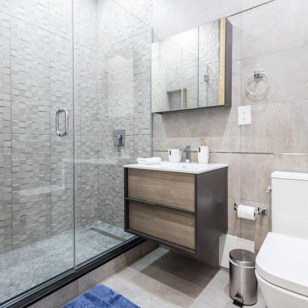 317-1an - New Modern 1BR W D Walk to Central Park
