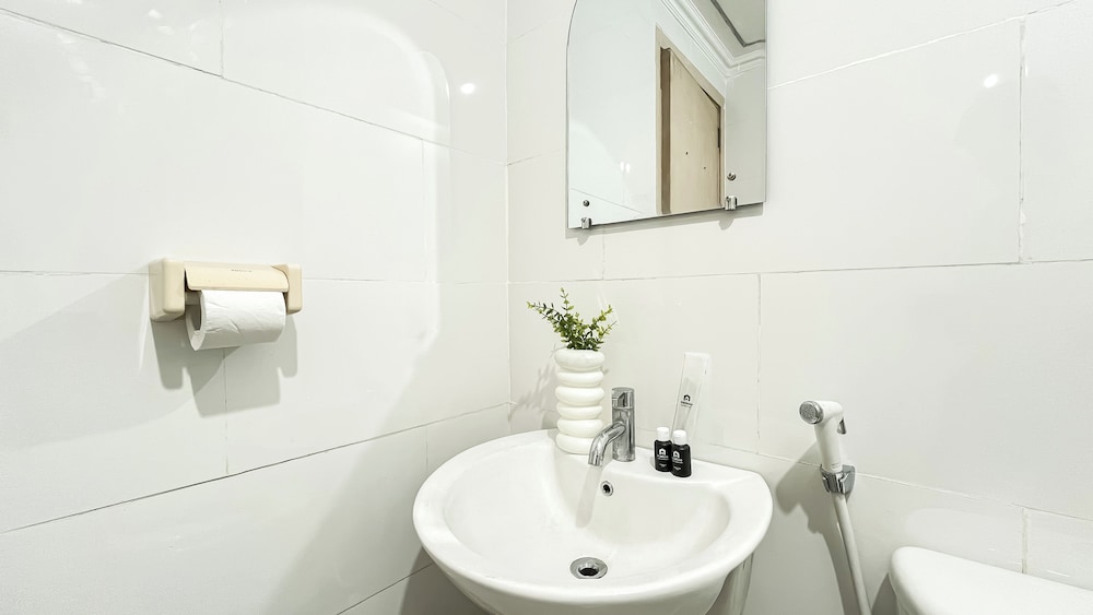 Warm And Nice 2Br At Permata Senayan Apartment