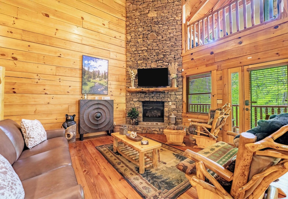 Smoky Bear Cabin