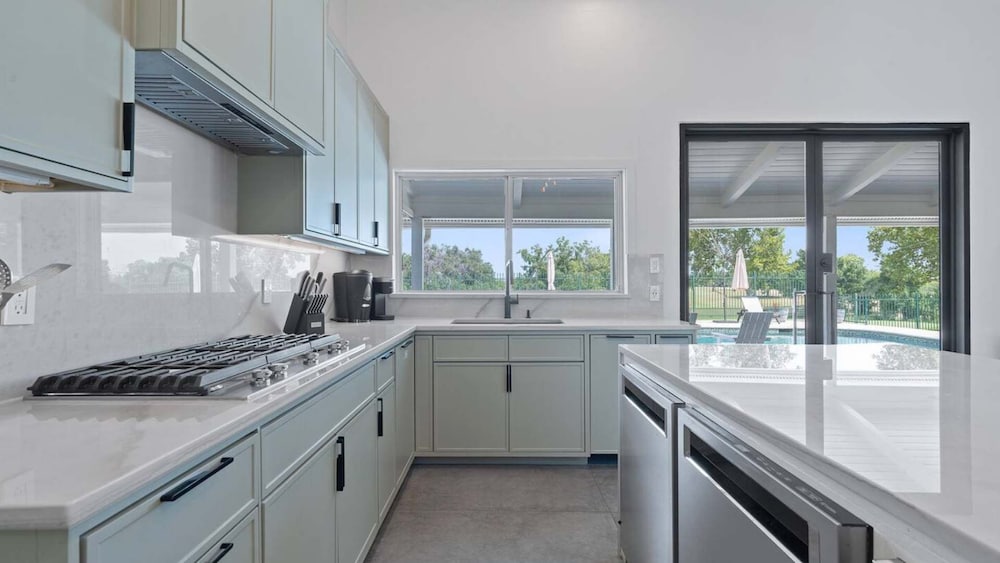 Upstay Luxury Golf Course Retreat w/ Pool & Patio