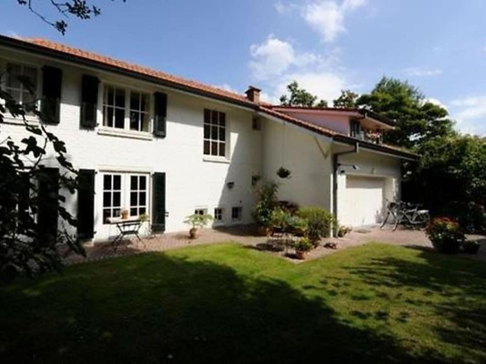 Charming Home w/ Garden