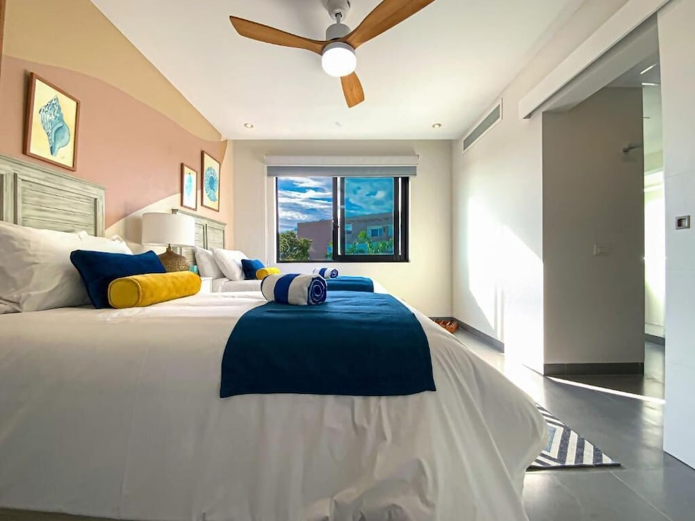 2BR Luxury Condo Golf View Corasol
