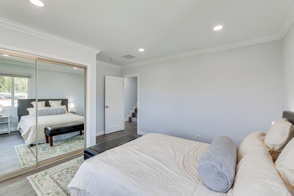 2 Mi to Rose Bowl Stadium: Mtn-view Gem w/ Patio