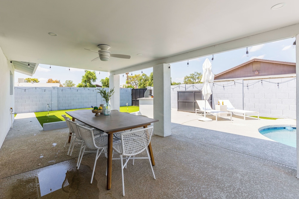 Old Town Fashion-pool-putting Green-bbq Grill