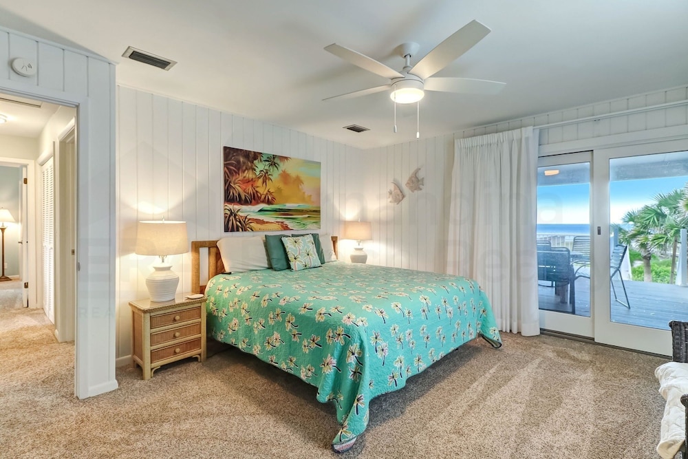Fernandina Beach Vacations - Dog Friendly Oceanfront Beach House by RedAwning - Property Image 10