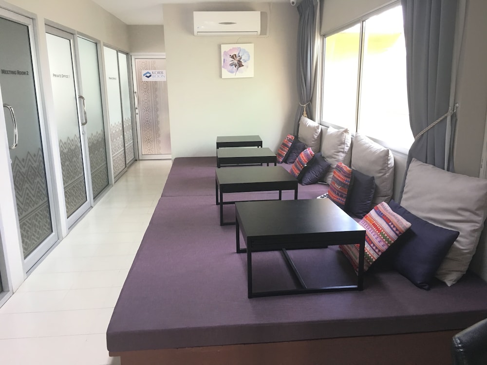 Hub53 Coworking & Coliving Space