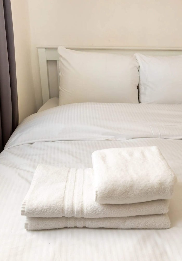 Centrally Located 1 Bedroom Apartment Near Paddington