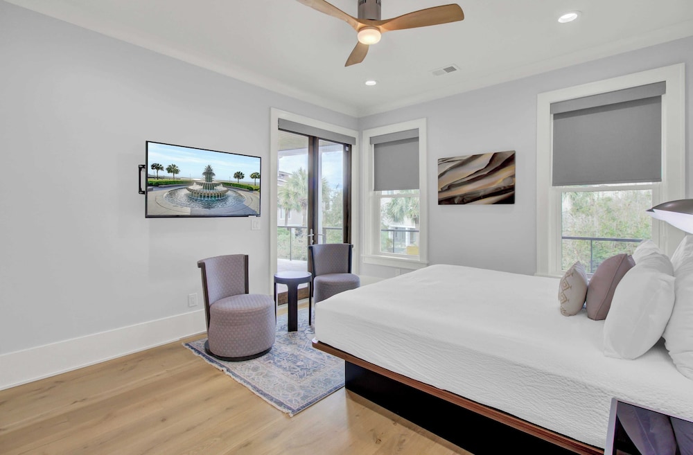 7 Beachwood East by Avantstay Steps to the Beach Ocean Views, Hot Tub, 7bdr