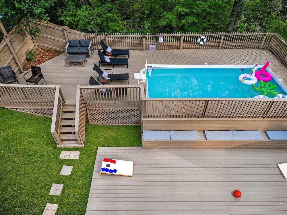 ATL Patio Paradise Pool Hottub Theater Gmrm B-ball