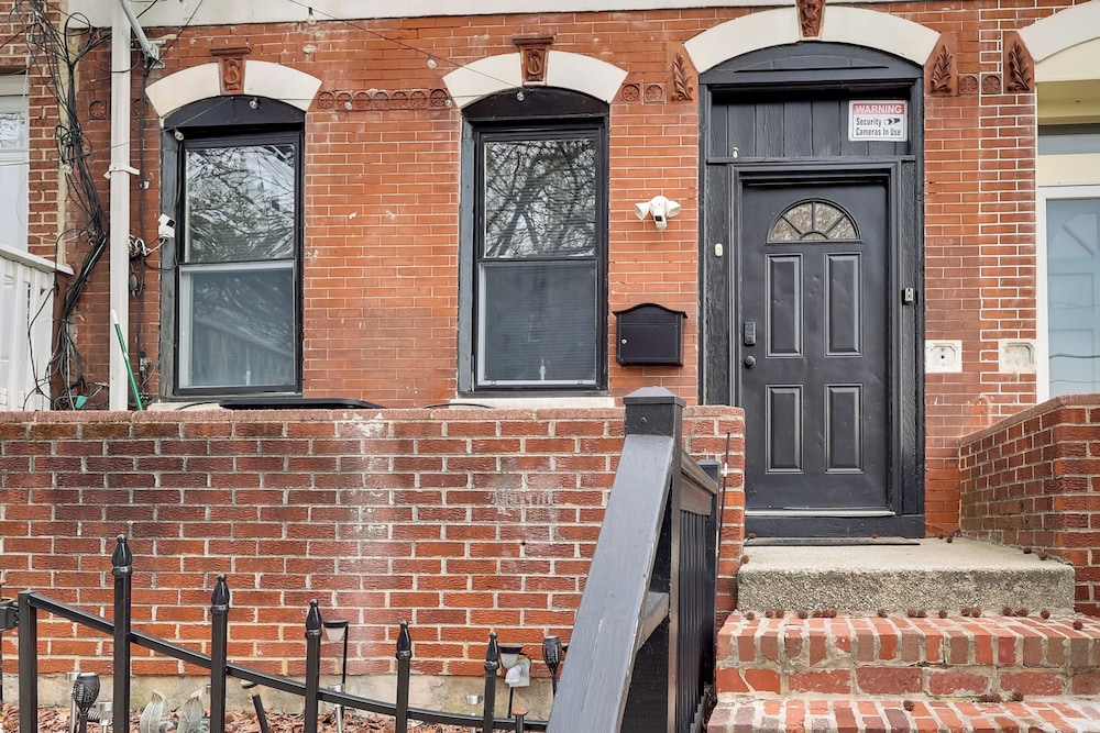 1 Mi to Dtwn Wilmington: Convenient + Cozy Home!
