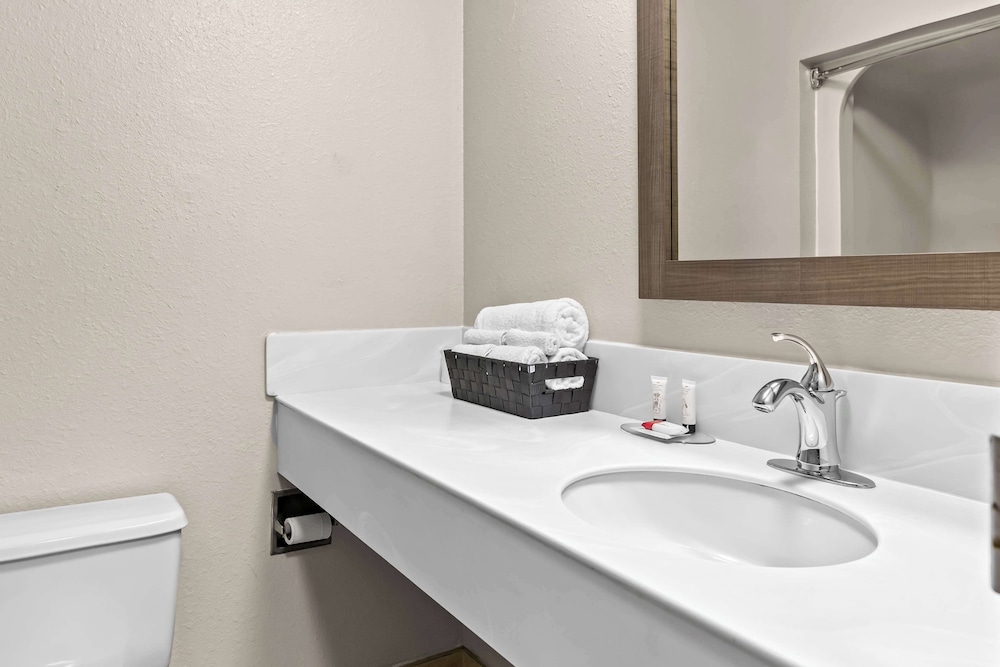 Red Lion Inn  Suites Pontoon Beach - Property Image 3