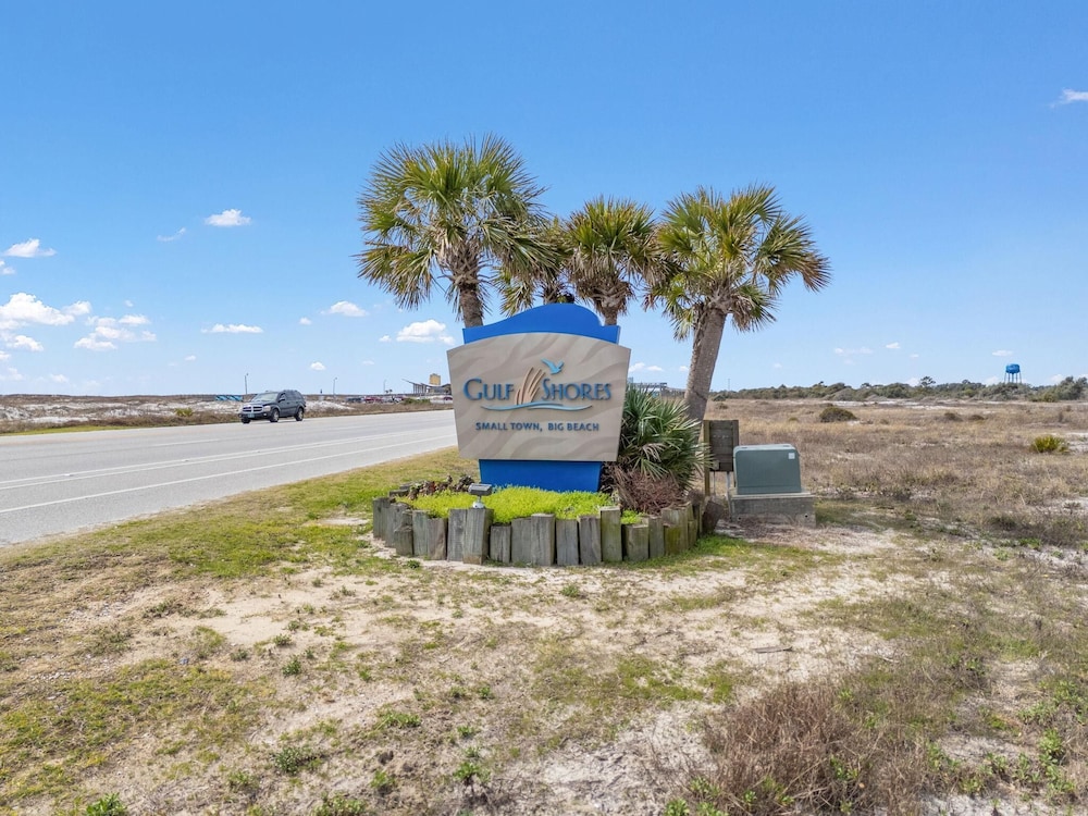 Gulf House 401