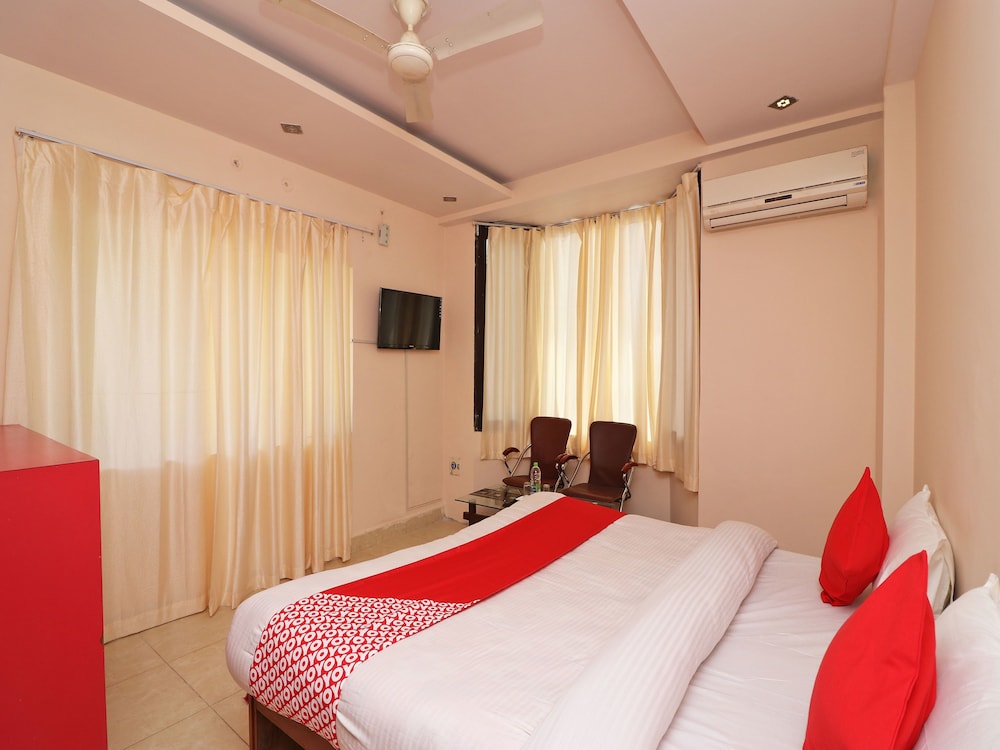 OYO 13884 Holiday Homes