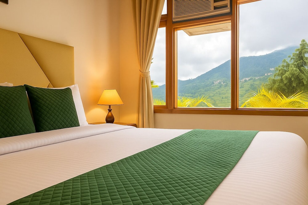 Hotel Shiva Lake - Near Mussoorie Lake