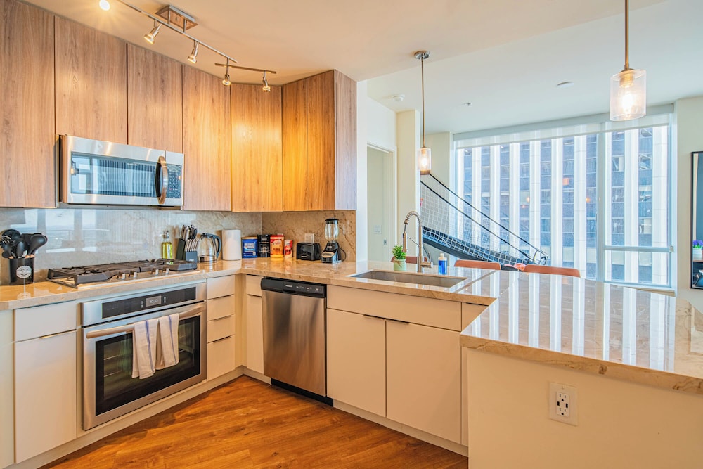 ROVE LIVING/KL - 44 Monroe