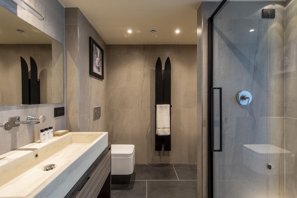 Photo 32