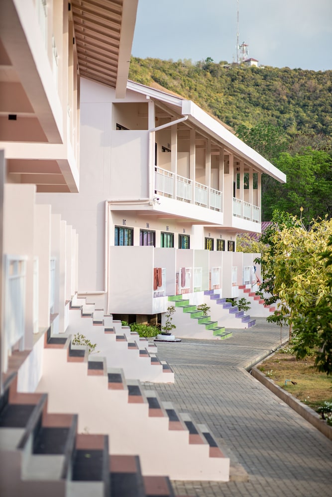 Xanadu Beach Resort