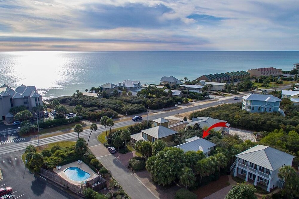 GOING COASTAL 3 Bedroom Holiday Home by Five Star Properties