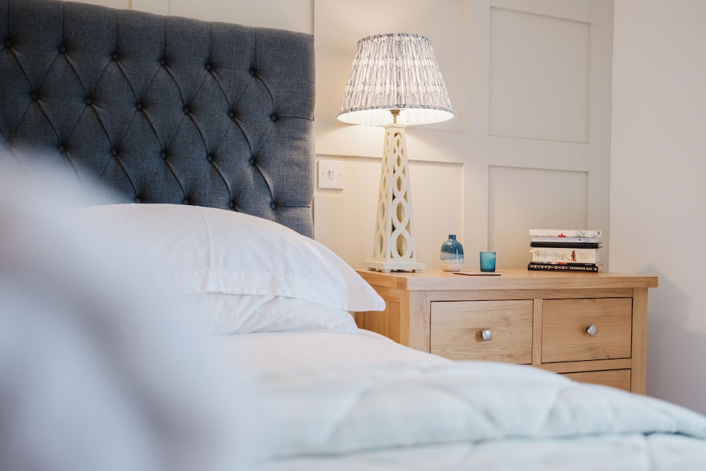 Stylish Retreat with Garden in Tetbury