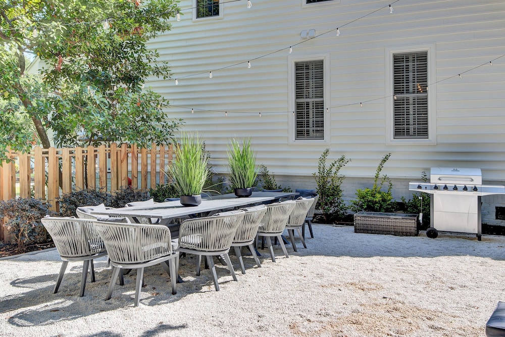 Southern Oasis by Avantstay 0 5mi Walk to the Beach Pool Patio Large Yard