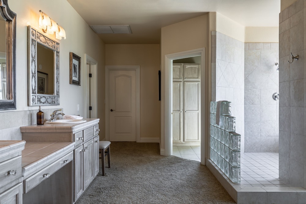 Wilson Creek Manor By Avantstay Sleeps 24 Amazing Estate w Pool Game Room